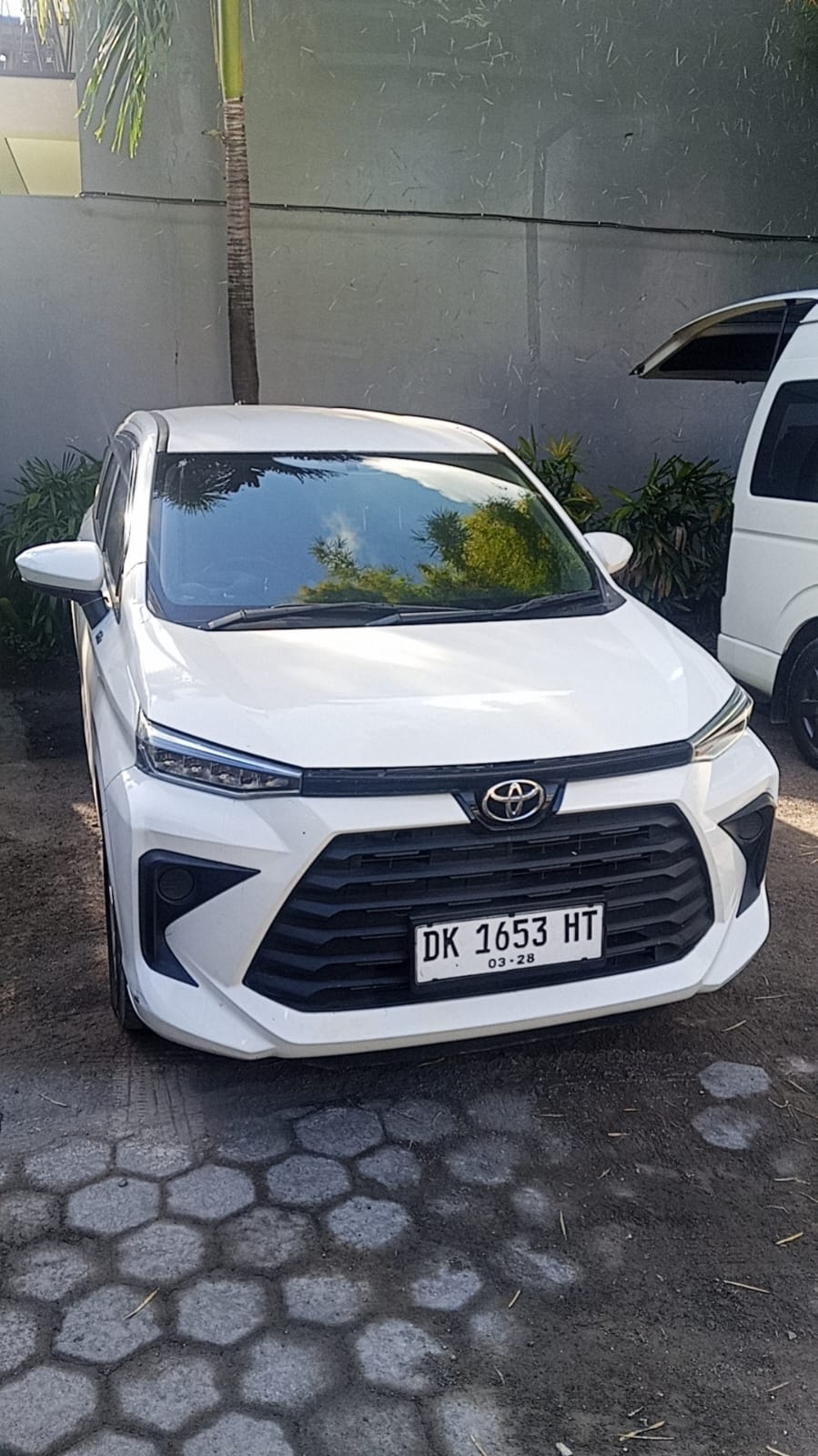 Toyota Avanza — DK 1653 HT